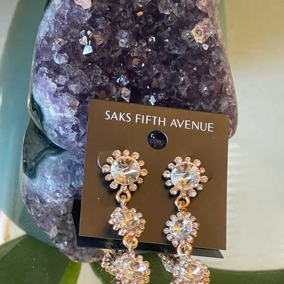 Saks Fifth Avenue Gold Crystal Floral Earrings Glamour Fairy whimsical - Picture 2 of 3